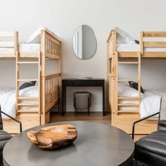 Luxury SOHO Styled Two-Level Townhouse - Old Town