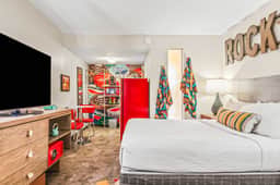 The Egyptian - Retro Modern Motel - Room 201 - Image 3