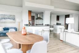 Luxury Designer Penthouse 3801 | Pool | Gold Coast - Image 2