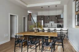 Luxury Designer Penthouse|Private Deck|Gold Coast - Image 2