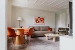 Luxury Designer Apartment 1003|Gold Coast/Old Town - Image 4