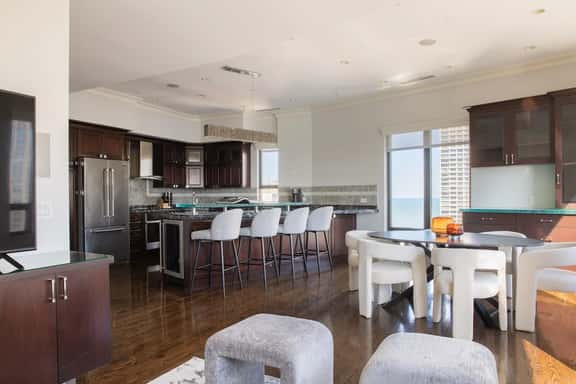 Luxury Designer Penthouse Combo | NW | Gold Coast - Image 1