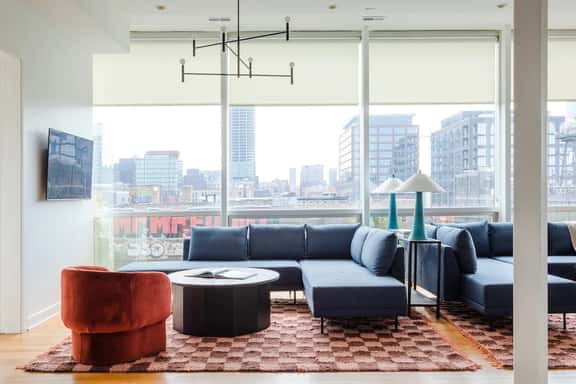 Luxury Fulton Market Penthouse Amazing City Views - Image 1