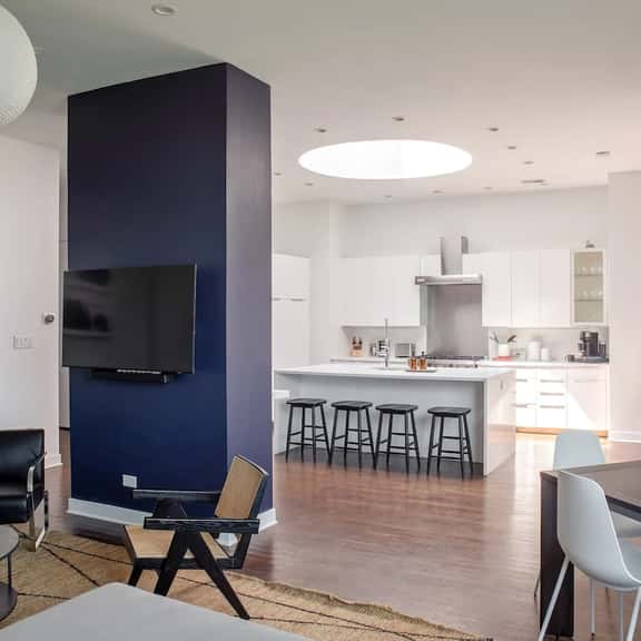 Luxury Penthouse Loft - Heart of Fulton Market - Image 1
