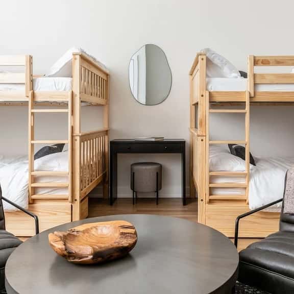 Luxury SOHO Styled Two-Level Townhouse - Old Town - Image 1